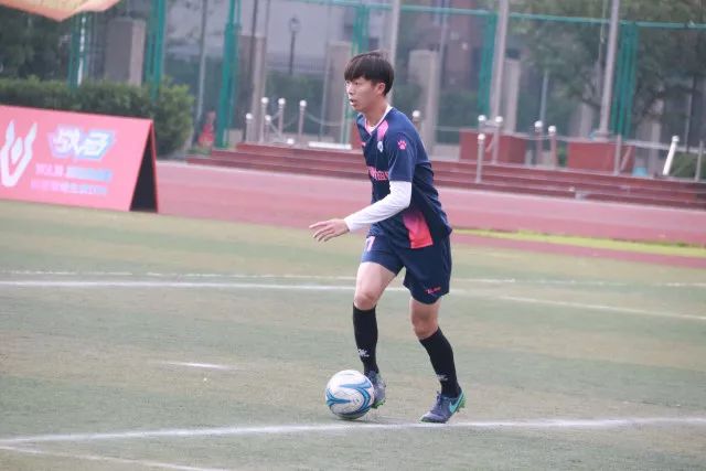 欧冠-哈兰德福登破门 曼城3-2莱比锡锁定小组第一